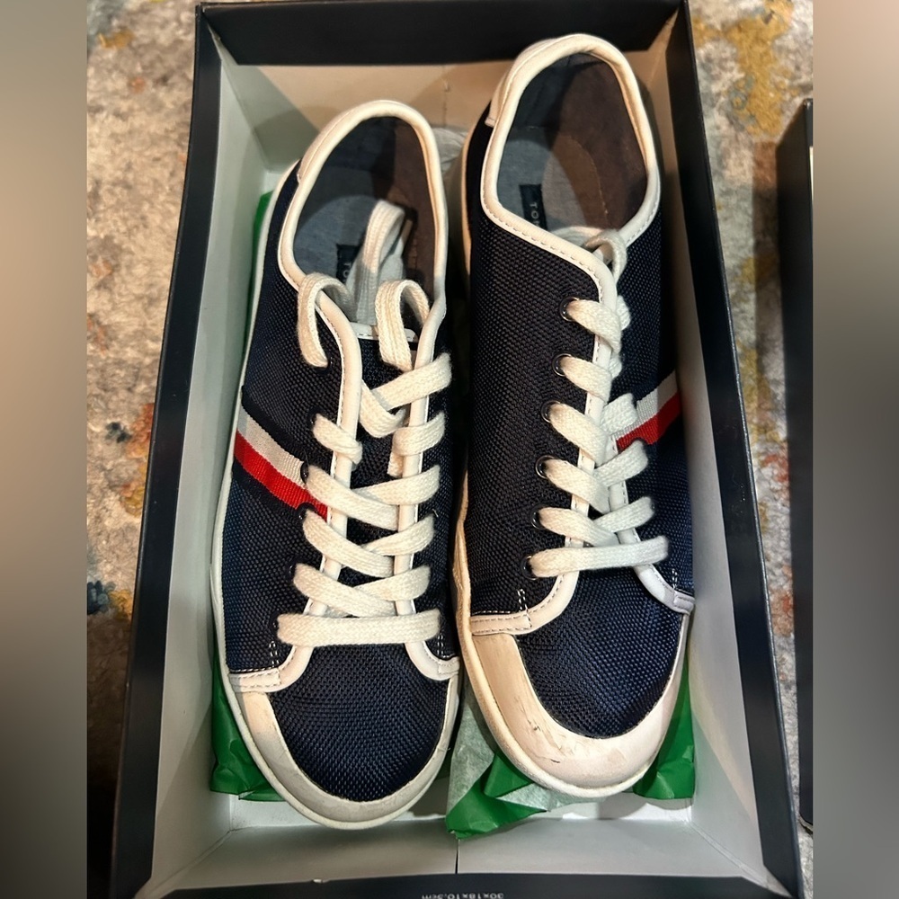 Tommy Hilfiger Spruce 3 Navy Blue and White Women’s Sneakers 8.5